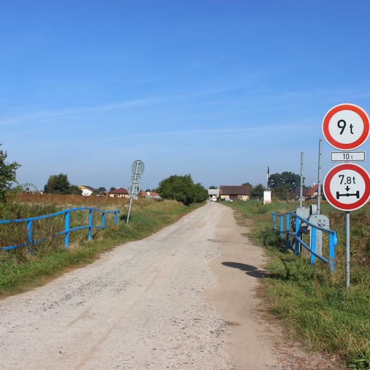 Můstek přes Boreckou svodnici jihozápadně od Křenku