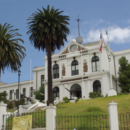 Edificio Almirante Luis Uribe Orrego