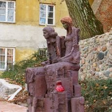 Statue of Wars and Sawa