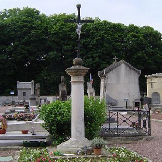 Croix de cimetière d'Antony