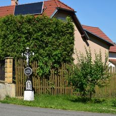 Kříž ve Psárově u rozcestí