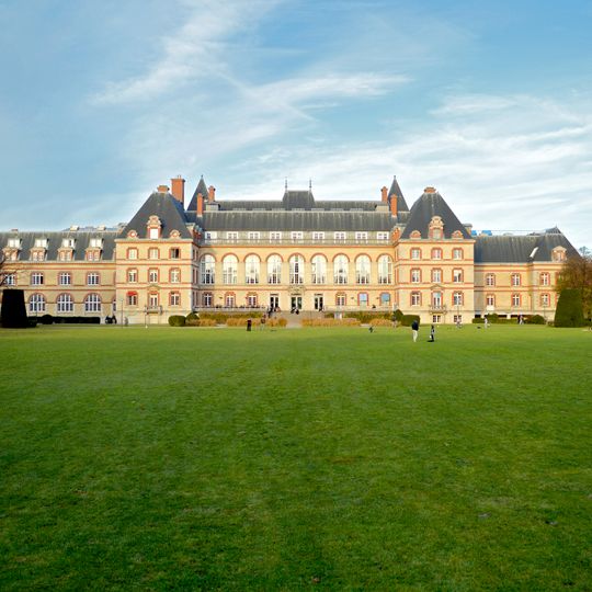 Grande pelouse de la Cité