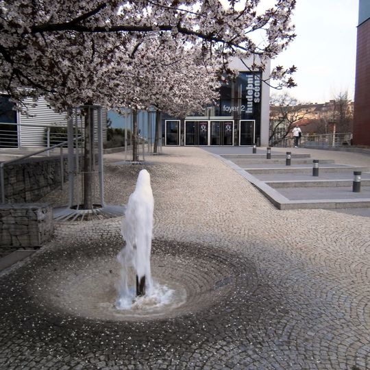 Fontána v průchodu Městských divadel v Brně