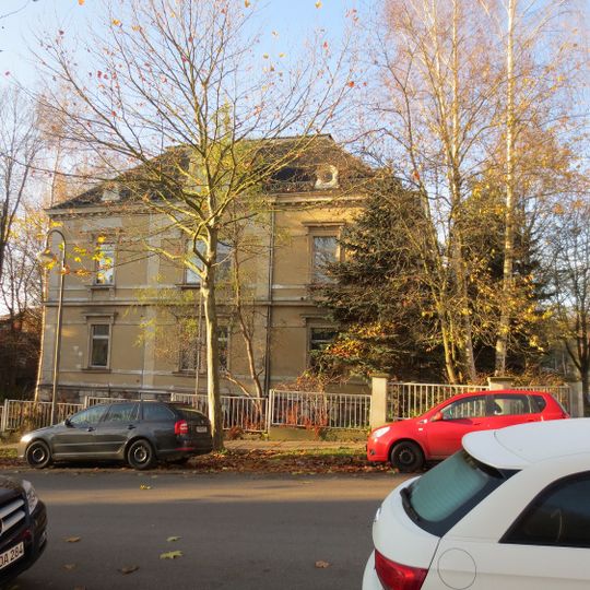 Villa mit Garten Marianne-Brandt-Straße 11