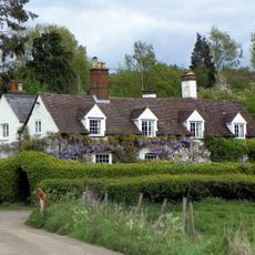 Cart And Horse Cottage And Hillsdown Cottage