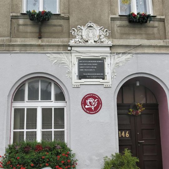 Pamětní deska Daniela Josefa Mayera na domě 146 v Stráži pod Ralskem