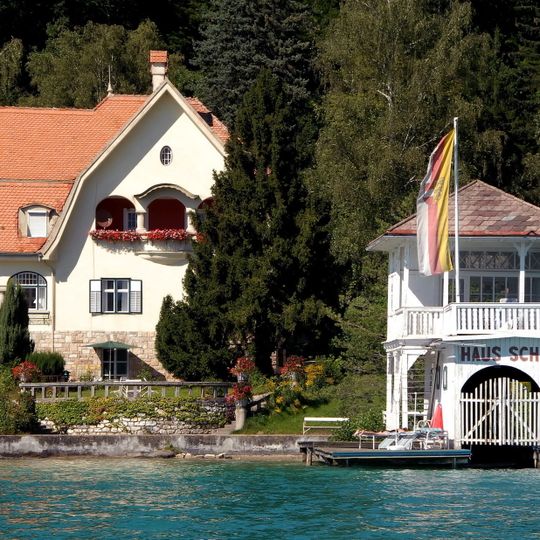 Boots- und Badehaus der Villa Schnür