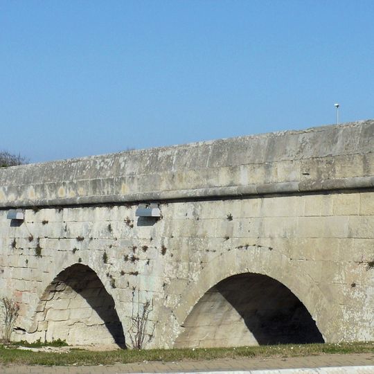Aqueduc du pont de Crau