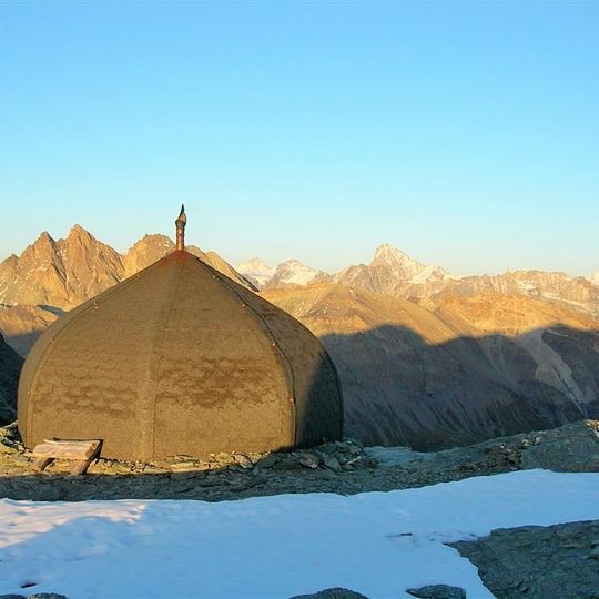Refuge Igloo des Pantalons Blancs