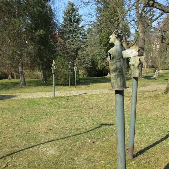 Soubor plastik v parku u kaple svatého Martina v Českém Krumlově