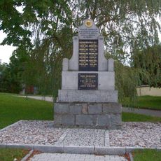 Pomník padlým v Žákavě