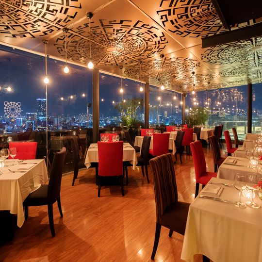 Shri Restaurant & Lounge