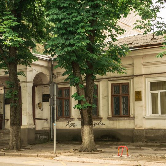 House, Alexei Șciusev, 99