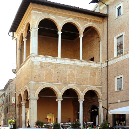 Loggia dei Mercanti
