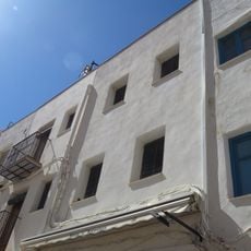 House at 35 Castell street