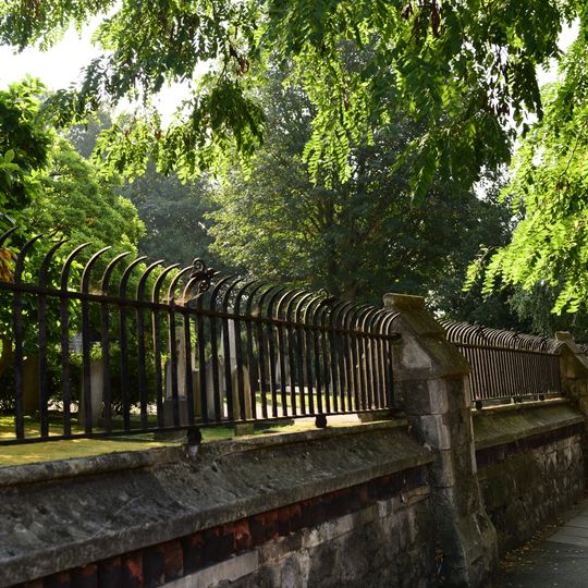 Walls To Ealing Cemetery