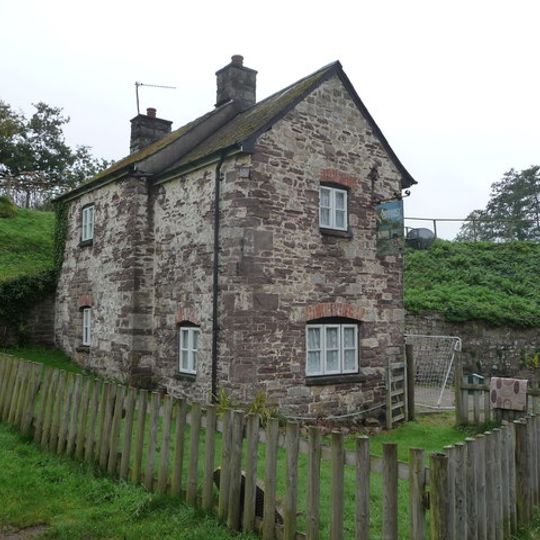 Aqueduct Cottage at Goytre Wharf