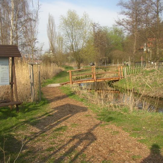 Lávka přes Týnecký potok u Čabárny