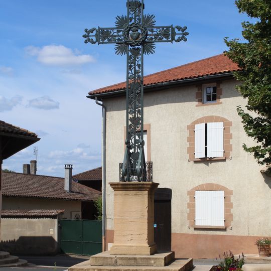 Croix de l'église de Cormoranche-sur-Saône