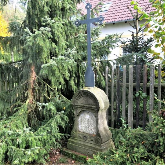 Kříž u domu 443 v Tisé