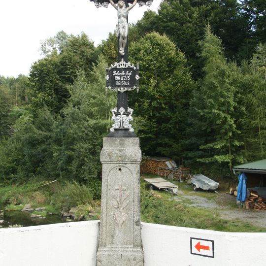 Kříž u mostu v Sestrouni