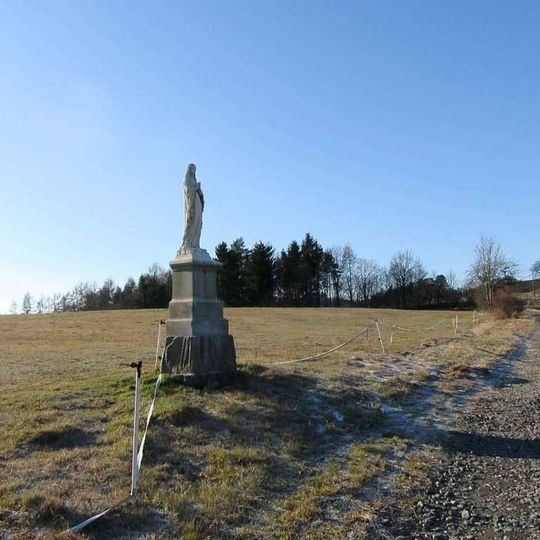 Socha Panny Marie ve Václavově u polní cesty