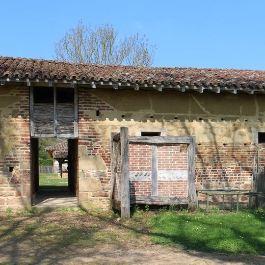 Building of the oven, pig pouches and henhouse of Planons Farm