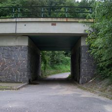 Železniční most přes Hašlerovu ulici v Libčicích