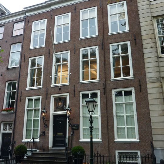 Lange Vijverberg 7, The Hague
