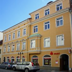 Wohnhaus in geschlossener Bebauung mit Hinterflügel Hauptstraße 15