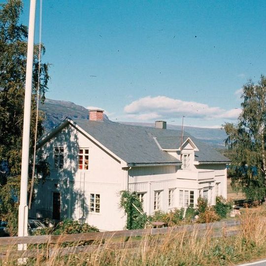 Vang prestegård