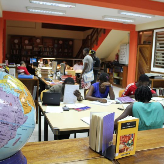 Biblioteca del Centro Cultural de España en Malabo