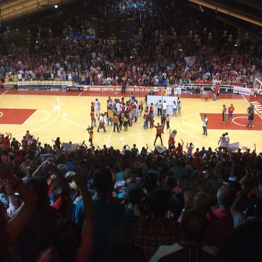 Coliseo Municipal Antonio Azurmendy Riveros