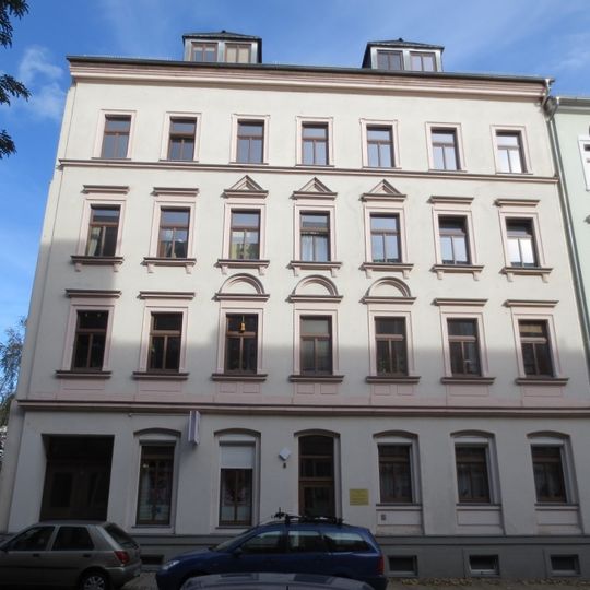 Mietshaus in vormals geschlossener Bebauung Dorotheenstraße 8