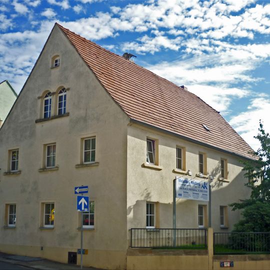 Wohnhaus in Ecklage mit Hofgebäude Pirnaer Straße 23