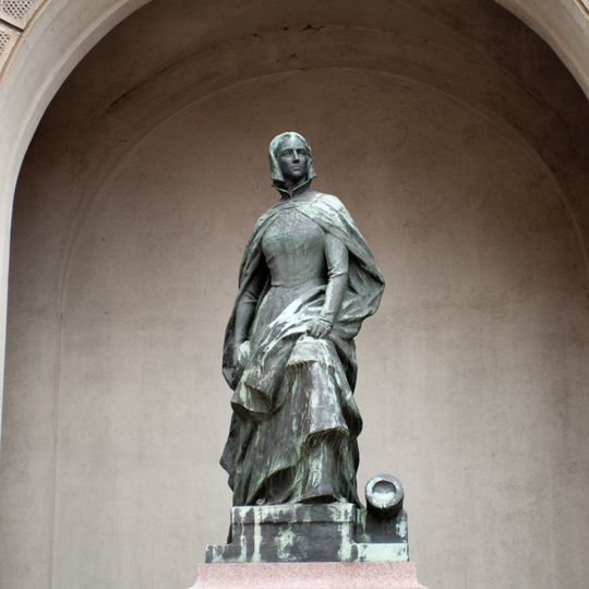 Kristina Gyllenstierna statue