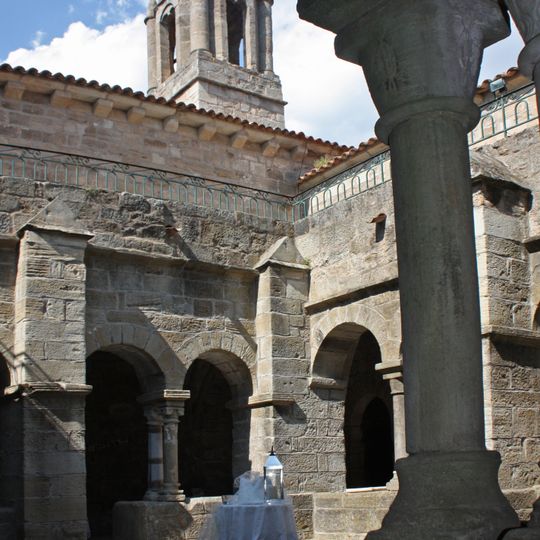 Église priorale Saint-Michel-de-Grandmont de l'ordre des Grandmontins de Saint-Privat