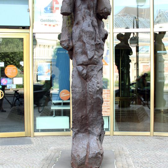 GroßeFrauenFigurBerlin
