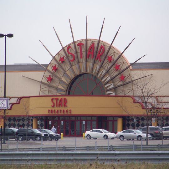 AMC Star Great Lakes Crossing 25