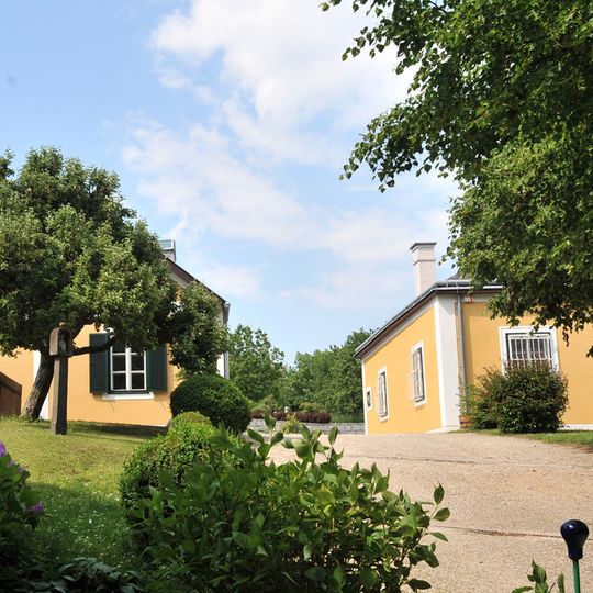 Ehem. Forsthaus mit Nebengebäuden