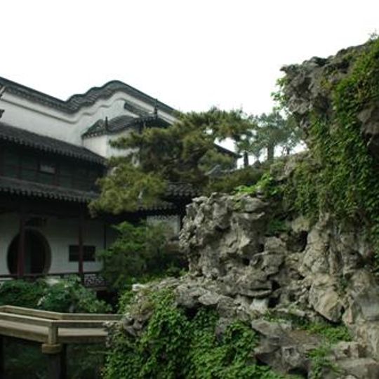 Mountain Villa with Embracing Beauty