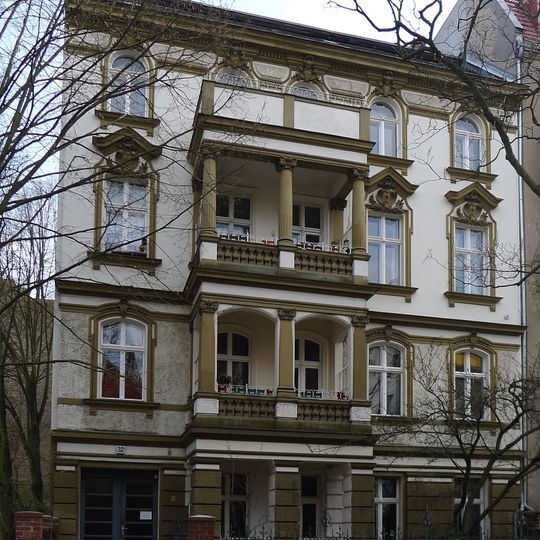 Mietshaus Niedstraße 32