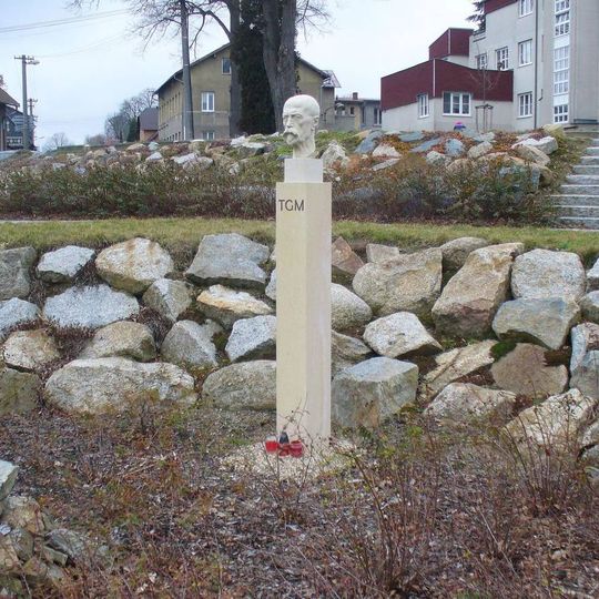 Pomník Tomáše Garrigue Masaryka na Náměstí v Jiříkově