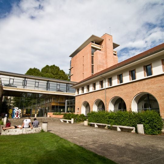 Pôle universitaire et technologique Lardy