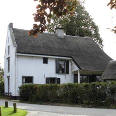 Buitenhuis, door ligging en vormgeving van goede landelijke schoonheid