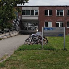 Edelstahl-Lokomotive