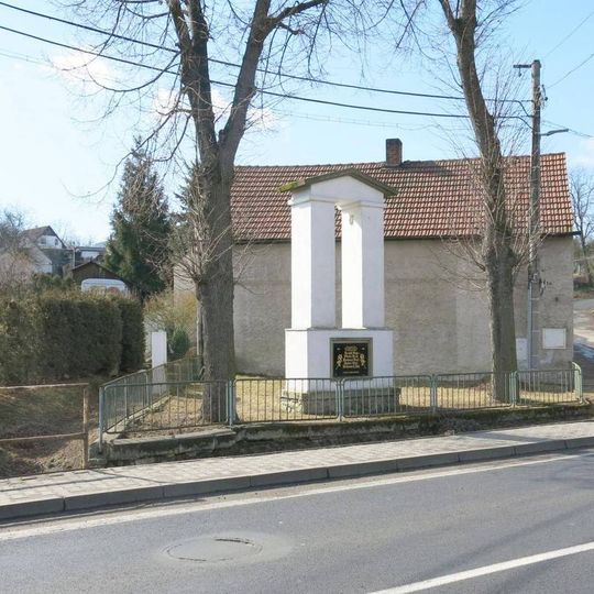 Pomník padlým v 1.světové válce v Mladoboleslavské ulici v Skuhrově