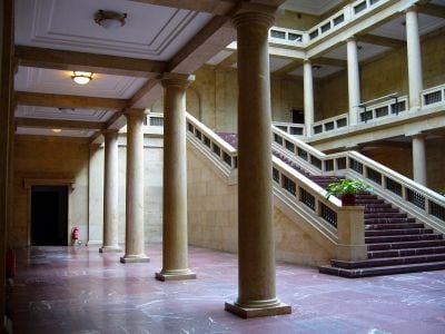 Interior 0