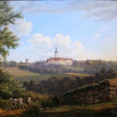 Sachgesamtheit Schloss und Rittergut Weistropp, mit folgenden Einzeldenkmalen: Schloss Weistropp (Nr. 8, Dreiflügelanlage) sowie Wirtschaftsgebäude (Nr. 9, Wohnstallhaus, später Gemeindeverwaltung), Gedenksäule und Einfriedungsmauer eines Ritterg