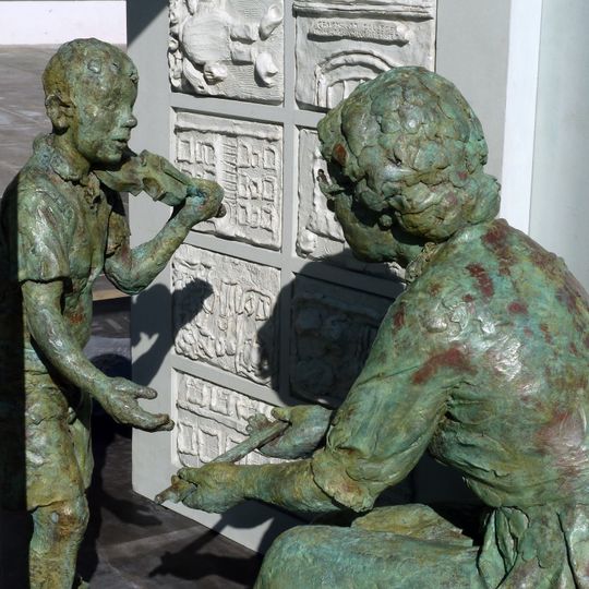 Statue of Helen Crummy